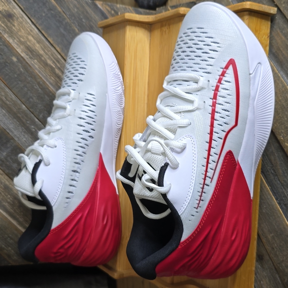 Puma Women's White and Red Athletic Shoes